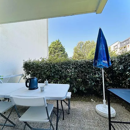 2 Pieces Avec Jardin, Proche Centre Et Marche - 4 Couchages, - Fr-1-245-208 *